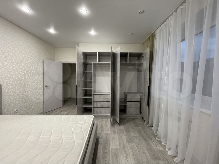 2-к. квартира, 74 м², 1/7 эт.