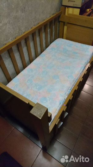 Детская кровать из массива дерева