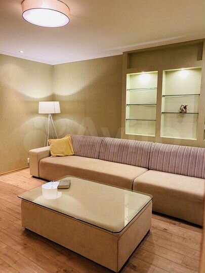2-к. квартира, 70 м², 1/10 эт.