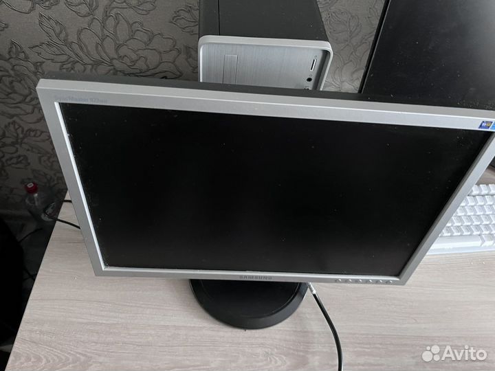 Монитор Samsung 923 NW