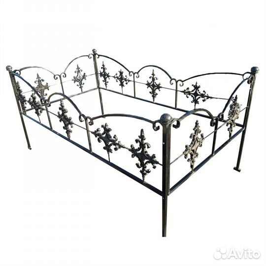 Ограды на кладбище