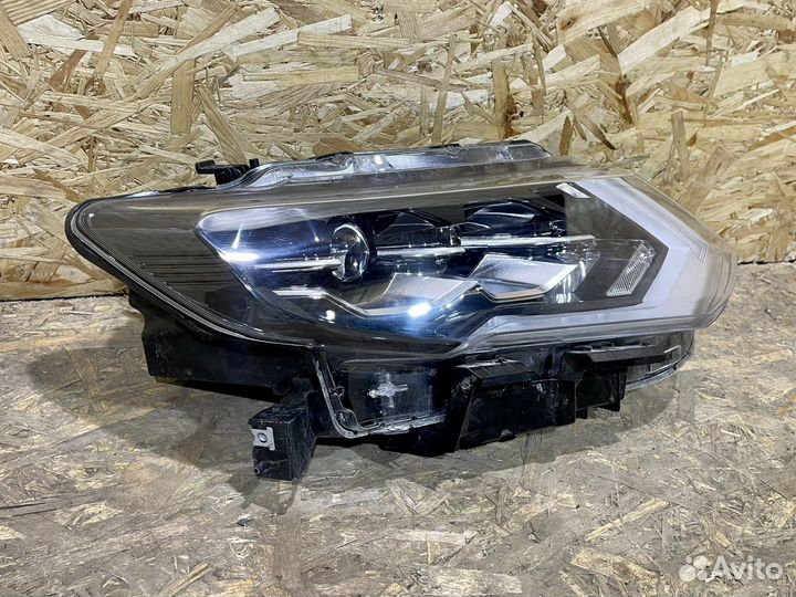 Фара правая Nissan X-trail T32 LED Оригинал