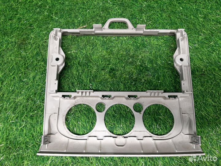 В наличии: Рамка под магнитолу для Ford Focus 2