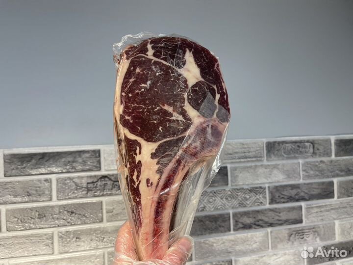 Томагавк стейк, мраморная говядина, мясо