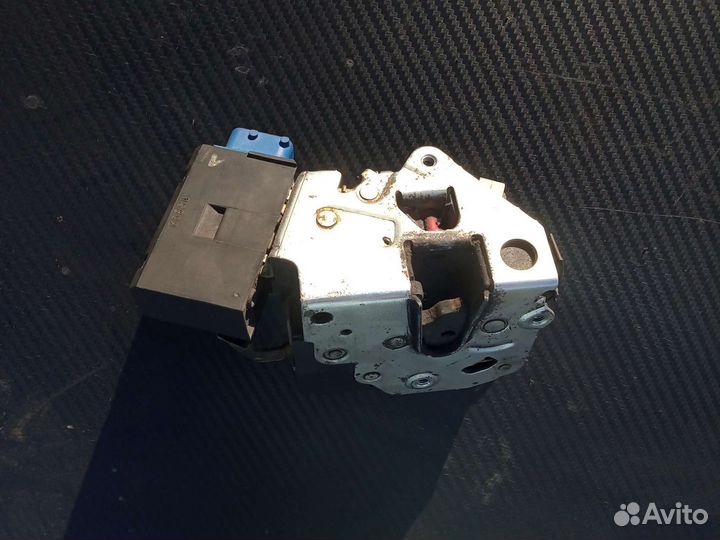 Замок задней левой двери BMW E36 отправка