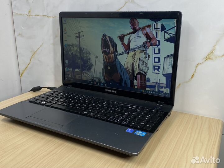 Мощный ноутбук Samsung i3 с игровым комплектом