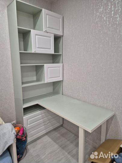 Стеллаж со столом