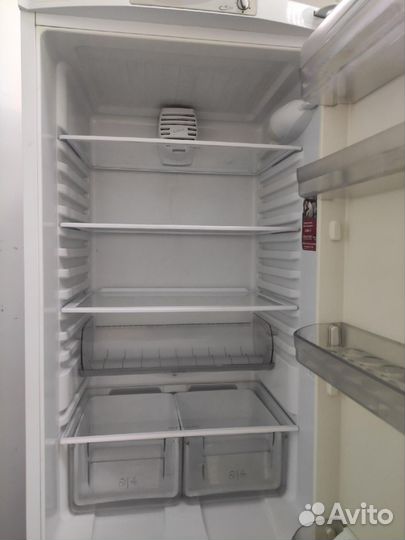 Холодильник Ariston б/у с гарантией