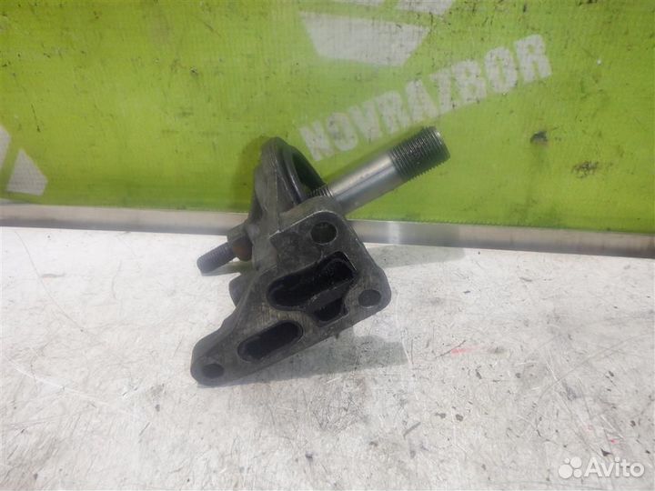 Кронштейн масляного фильтра Фольксваген Гольф 3