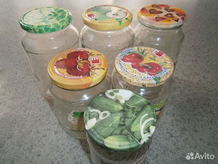 Банки стеклянные с завинчивающимися крышками