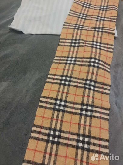 Шарф в расцветке Burberry