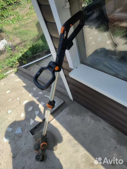 Триммер аккумуляторный Worx