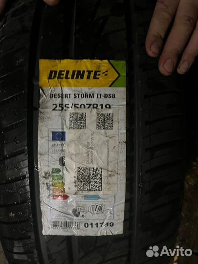 Delinte Desert Storm SUV D8 255/50 R19