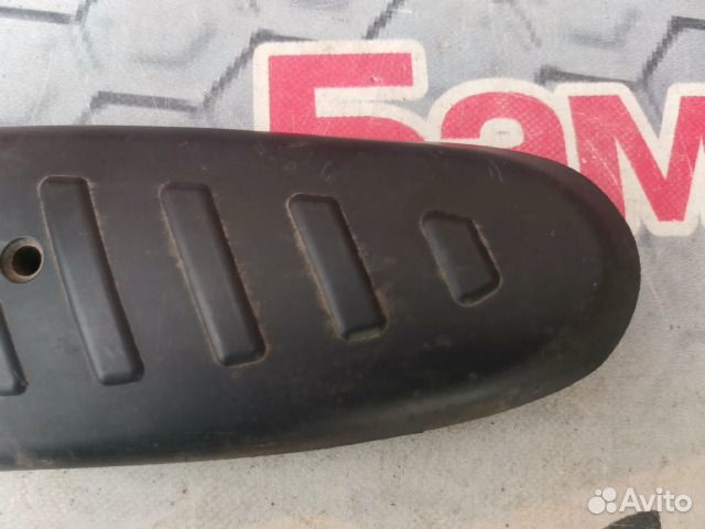 Накладка на подножку правый Toyota Hilux