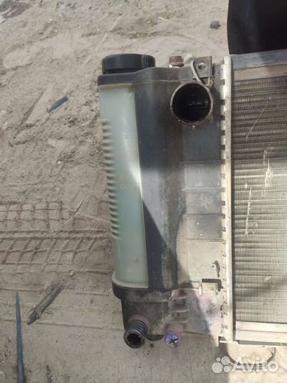 Радиатор охлаждения бмв е36