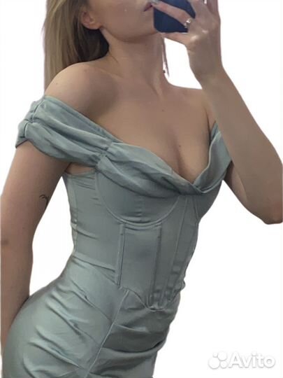 Платье prettylittlething s