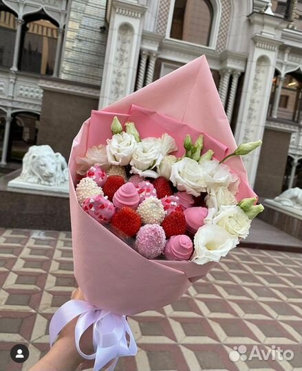 Букеты и композиции из клубники в шоколаде