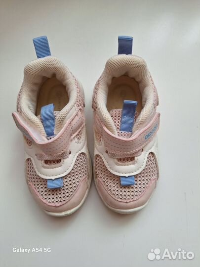Кроссовки для девочки 18 размер