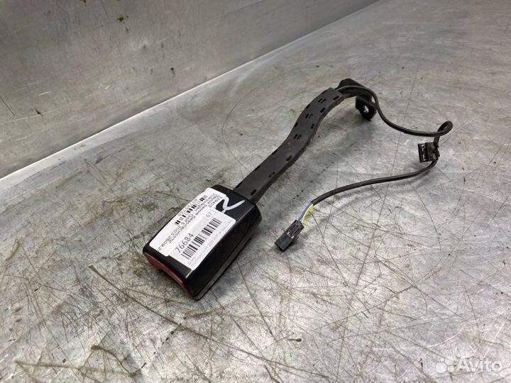 Ответная часть ремня безопасности Volkswagen Golf