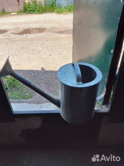 Лейка садовая металлическая