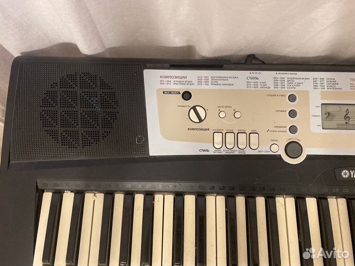 Синтезатор yamaha psr r200