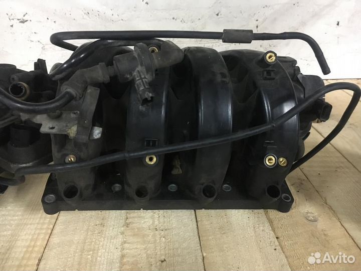 Впускной коллектор Опель Астра Н/Зафира Б/Вектра С