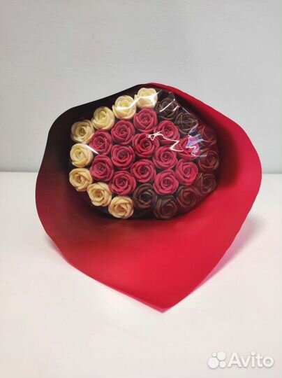 Букет из Белого и Молочного Шоколада - 29 Роз