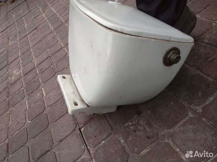 Бачок унитазный