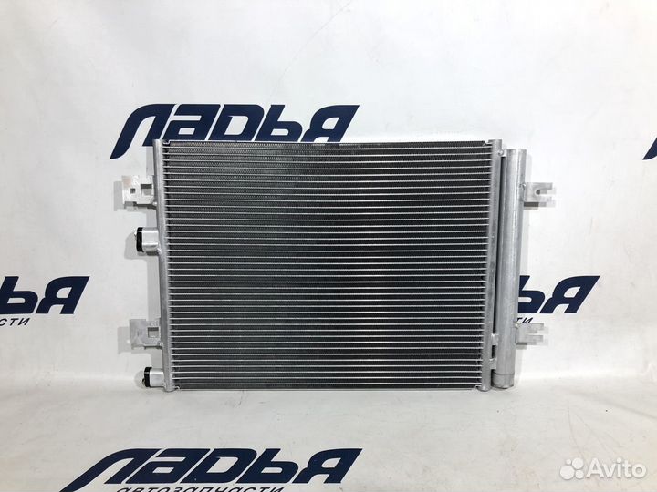 Радиатор кондиционера Nissan Almera G15 / renault