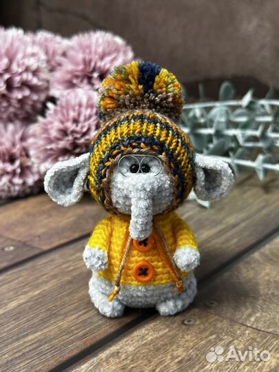 Вязаный слоник