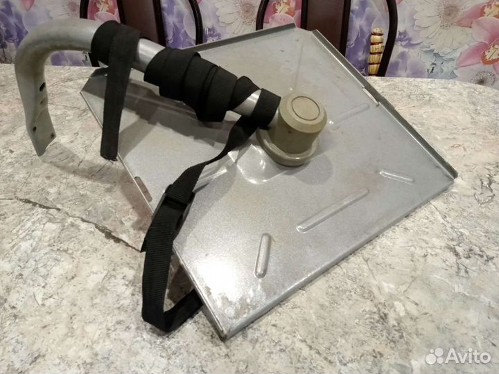 Подставка для телевизора на стену