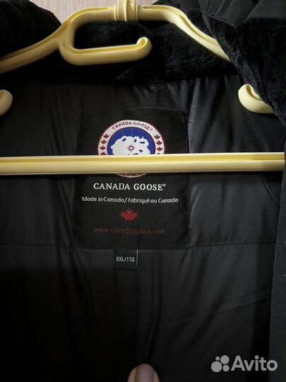 Длинный пуховик Canada goose