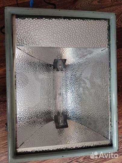 Прожектор 43 см диагональ