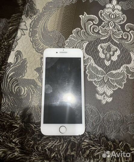 Телефон iPhone 8 64 gb