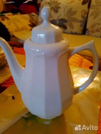 Старинные кувшин,чайники,штофы