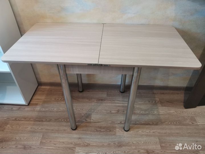 Кухонный стол