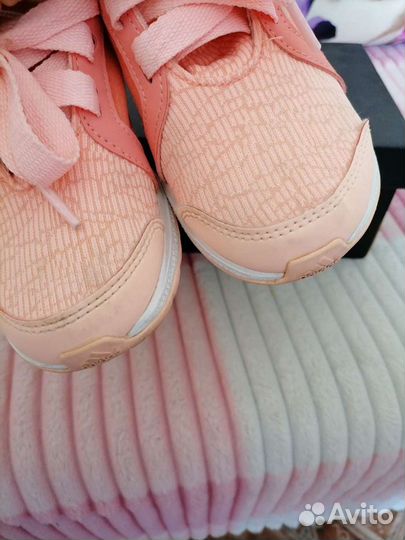 Кроссовки adidas