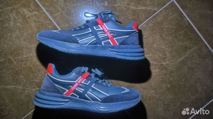 Кроссовки 41 (27см)