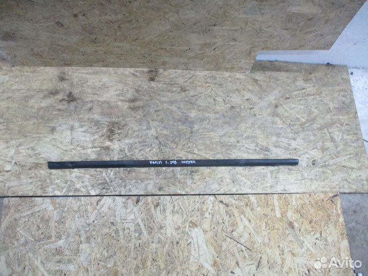 Бархотка задней L двери наружная Ниссан Патрол Y61