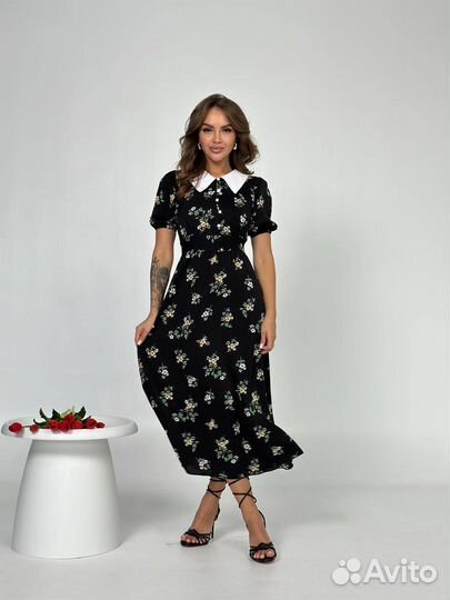 Очаровательное платье в нежный цветочный принт