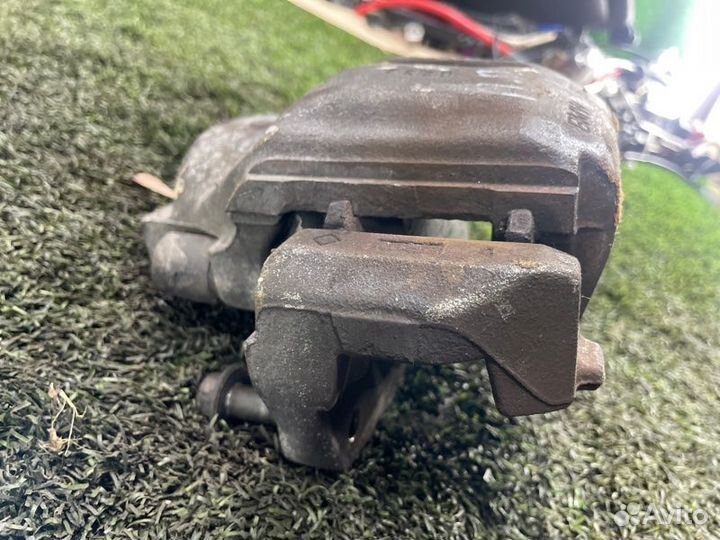 Суппорт тормозной передний правый Bmw X5 E53