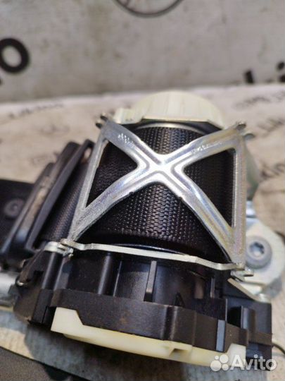 Ремень безопасности 3го ряда правый Mercedes Gl