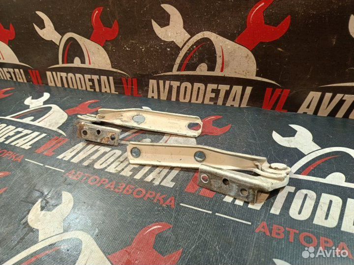 Петли капота Audi A4 B5 универсал AEB 1996