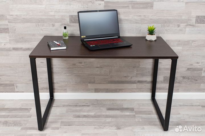 Письменный стол