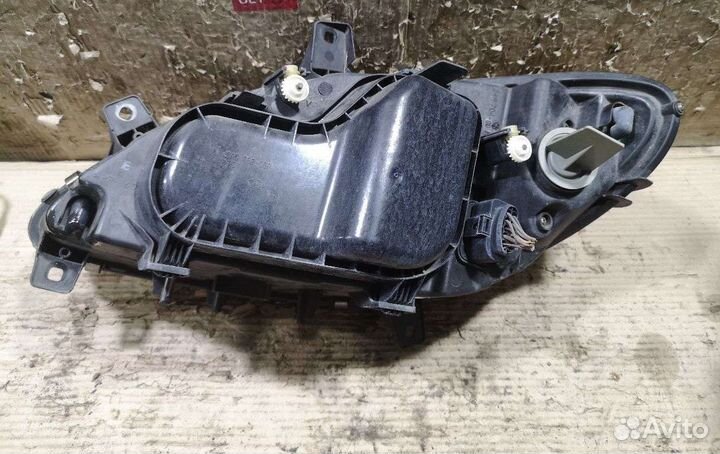 Фара левая Mercedes-Benz Viano W639