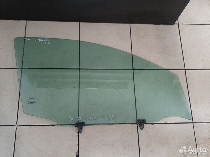 Стекло двери переднее правое Nissan Qashqai J10