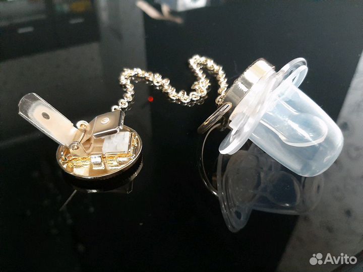 Соска- пустышка Авент с держателем Новая