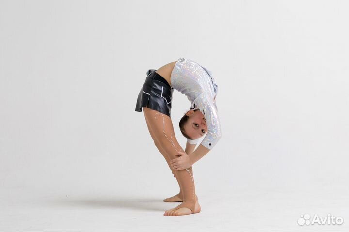 Костюм для чира, фигур катания и спорт танцев 10л