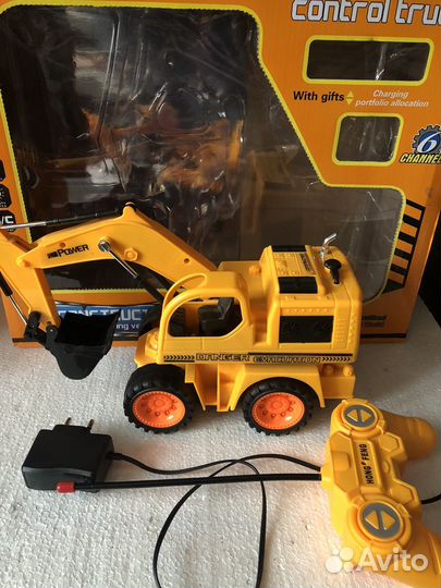 Экскаватор игрушка
