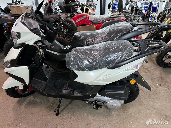 Скутер VMC corsa RS (150) матт белый-черн